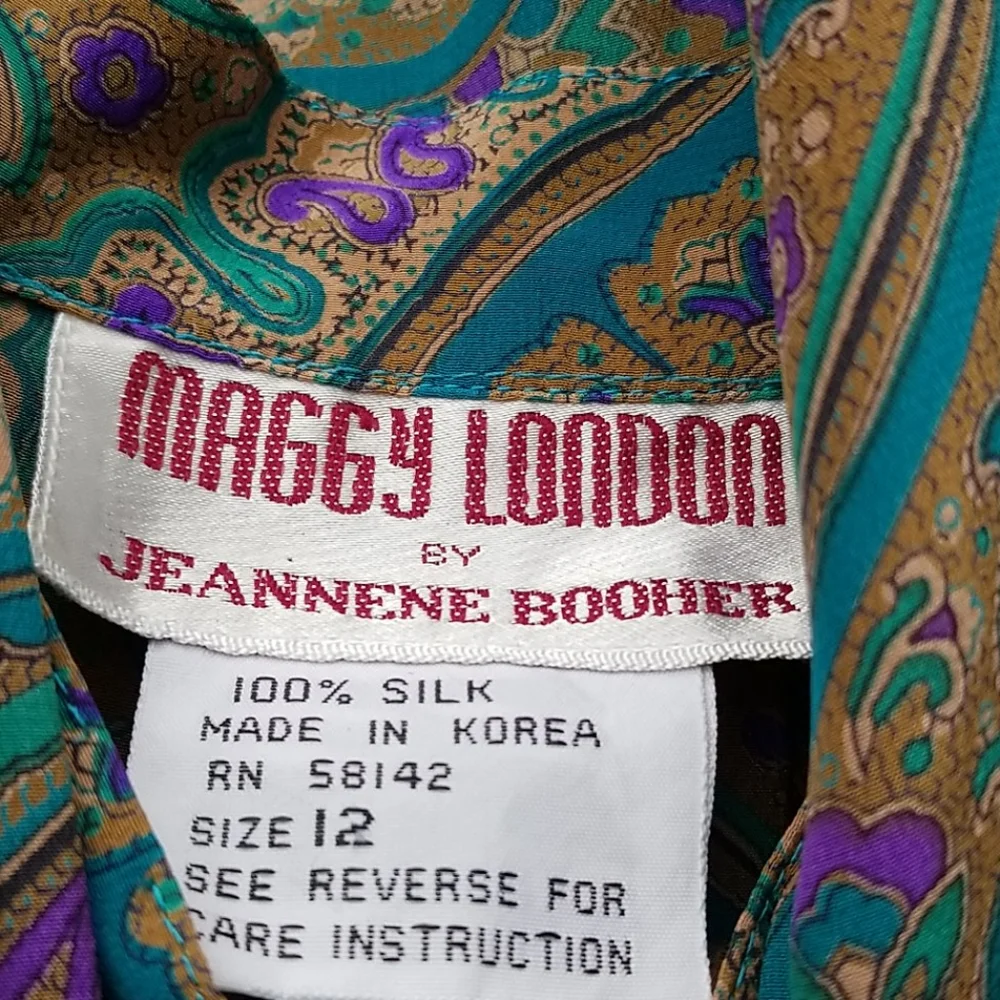 Maggy London piece button